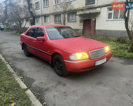 Червоний Мерседес Ц-Клас, об'ємом двигуна 1.8 л та пробігом 50 тис. км за 1550 $, фото 1 на Automoto.ua