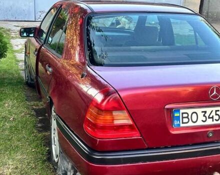 Червоний Мерседес Ц-Клас, об'ємом двигуна 2 л та пробігом 340 тис. км за 3000 $, фото 3 на Automoto.ua