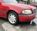 Красный Мерседес Ц-Класс, объемом двигателя 1.8 л и пробегом 250 тыс. км за 2000 $, фото 6 на Automoto.ua