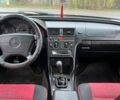 Красный Мерседес Ц-Класс, объемом двигателя 1.8 л и пробегом 250 тыс. км за 2000 $, фото 5 на Automoto.ua