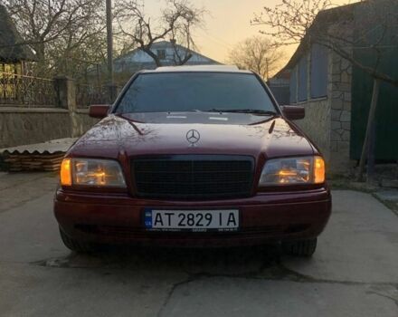 Червоний Мерседес Ц-Клас, об'ємом двигуна 2 л та пробігом 370 тис. км за 2600 $, фото 16 на Automoto.ua