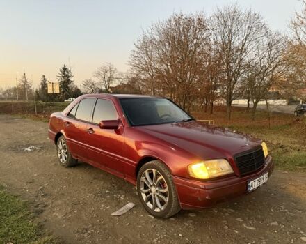 Червоний Мерседес Ц-Клас, об'ємом двигуна 2 л та пробігом 370 тис. км за 2600 $, фото 7 на Automoto.ua