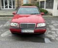 Красный Мерседес Ц-Класс, объемом двигателя 1.8 л и пробегом 250 тыс. км за 2000 $, фото 2 на Automoto.ua