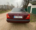 Красный Мерседес Ц-Класс, объемом двигателя 1.8 л и пробегом 280 тыс. км за 3000 $, фото 7 на Automoto.ua