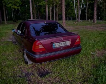 Червоний Мерседес Ц-Клас, об'ємом двигуна 1.8 л та пробігом 280 тис. км за 2750 $, фото 1 на Automoto.ua