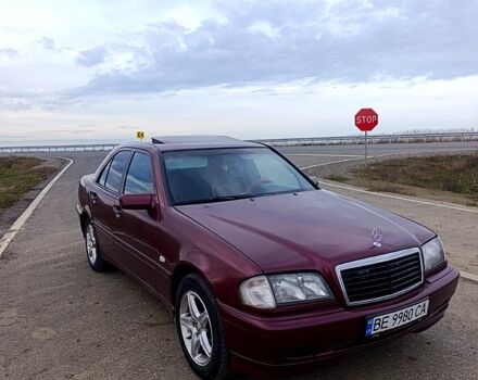 Червоний Мерседес Ц-Клас, об'ємом двигуна 1.8 л та пробігом 426 тис. км за 2850 $, фото 3 на Automoto.ua