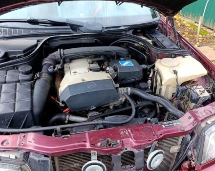 Червоний Мерседес Ц-Клас, об'ємом двигуна 1.8 л та пробігом 426 тис. км за 2850 $, фото 12 на Automoto.ua