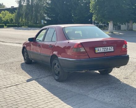 Червоний Мерседес Ц-Клас, об'ємом двигуна 1.8 л та пробігом 210 тис. км за 1650 $, фото 3 на Automoto.ua