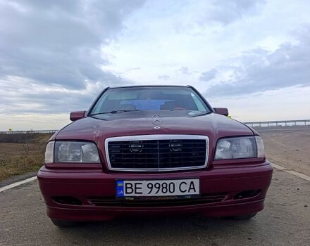 Червоний Мерседес Ц-Клас, об'ємом двигуна 1.8 л та пробігом 426 тис. км за 2850 $, фото 7 на Automoto.ua