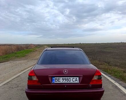 Червоний Мерседес Ц-Клас, об'ємом двигуна 1.8 л та пробігом 426 тис. км за 2850 $, фото 8 на Automoto.ua