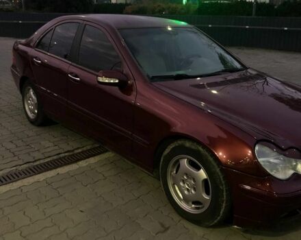 Мерседес Ц-Клас 2000 у Івано-Франківську на Automoto.ua Червоний Мерседес Ц-Клас, об'ємом двигуна 2 л та пробігом 291 тис. км за 4200 $, фото 4 на Automoto.ua