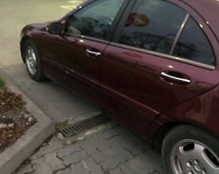 Мерседес Ц-Клас 2000 у Івано-Франківську на Automoto.ua Червоний Мерседес Ц-Клас, об'ємом двигуна 2 л та пробігом 291 тис. км за 4200 $, фото 8 на Automoto.ua