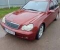 Красный Мерседес Ц-Класс, объемом двигателя 2.15 л и пробегом 315 тыс. км за 4500 $, фото 1 на Automoto.ua