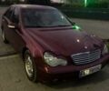 Мерседес Ц-Клас 2000 у Івано-Франківську на Automoto.ua Червоний Мерседес Ц-Клас, об'ємом двигуна 2 л та пробігом 291 тис. км за 4200 $, фото 1 на Automoto.ua