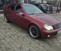 Красный Мерседес Ц-Класс, объемом двигателя 2 л и пробегом 376 тыс. км за 3900 $, фото 4 на Automoto.ua