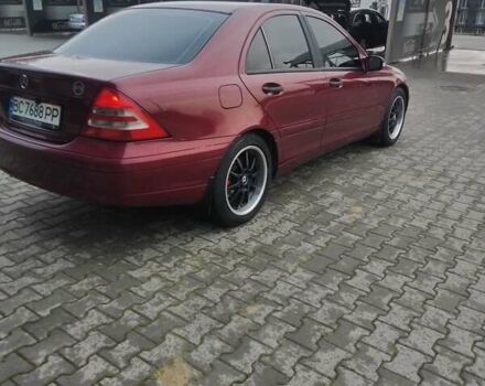 Красный Мерседес Ц-Класс, объемом двигателя 2 л и пробегом 376 тыс. км за 3900 $, фото 7 на Automoto.ua