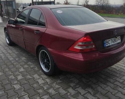 Красный Мерседес Ц-Класс, объемом двигателя 2 л и пробегом 376 тыс. км за 3900 $, фото 8 на Automoto.ua