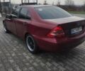Красный Мерседес Ц-Класс, объемом двигателя 2 л и пробегом 376 тыс. км за 3900 $, фото 8 на Automoto.ua