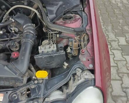 Красный Мерседес Ц-Класс, объемом двигателя 2 л и пробегом 376 тыс. км за 3900 $, фото 17 на Automoto.ua