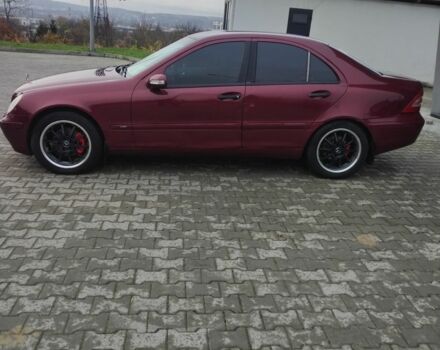 Красный Мерседес Ц-Класс, объемом двигателя 2 л и пробегом 376 тыс. км за 3900 $, фото 7 на Automoto.ua