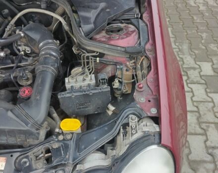 Красный Мерседес Ц-Класс, объемом двигателя 2 л и пробегом 376 тыс. км за 3900 $, фото 15 на Automoto.ua