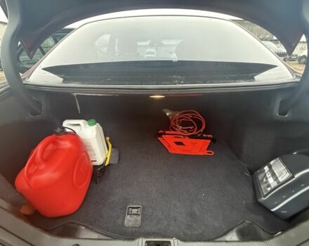 Красный Мерседес Ц-Класс, объемом двигателя 2 л и пробегом 233 тыс. км за 4700 $, фото 6 на Automoto.ua