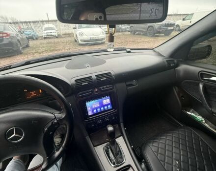 Красный Мерседес Ц-Класс, объемом двигателя 2 л и пробегом 233 тыс. км за 4700 $, фото 8 на Automoto.ua