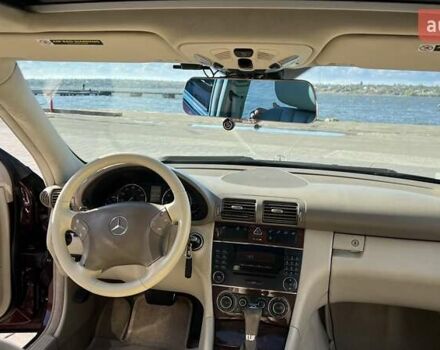 Червоний Мерседес Ц-Клас, об'ємом двигуна 3 л та пробігом 190 тис. км за 8000 $, фото 6 на Automoto.ua