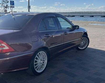 Червоний Мерседес Ц-Клас, об'ємом двигуна 3 л та пробігом 190 тис. км за 8000 $, фото 3 на Automoto.ua