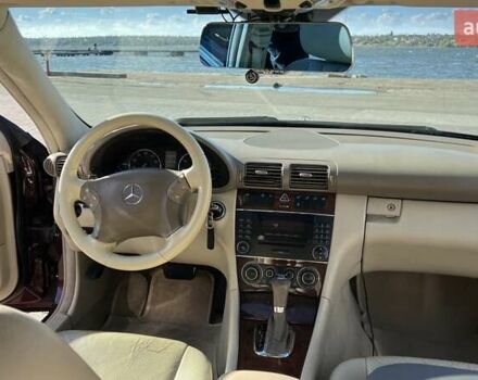 Червоний Мерседес Ц-Клас, об'ємом двигуна 3 л та пробігом 190 тис. км за 8000 $, фото 9 на Automoto.ua