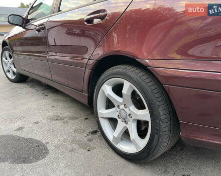 Червоний Мерседес Ц-Клас, об'ємом двигуна 1.8 л та пробігом 303 тис. км за 5600 $, фото 24 на Automoto.ua