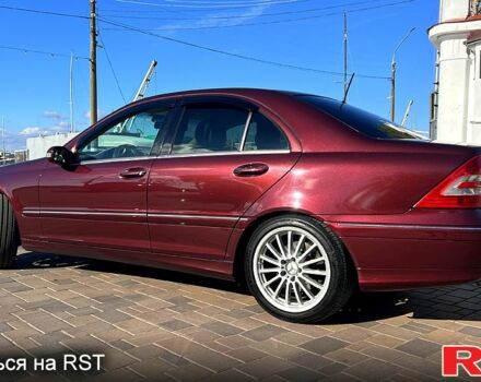 Червоний Мерседес Ц-Клас, об'ємом двигуна 3 л та пробігом 190 тис. км за 8000 $, фото 1 на Automoto.ua