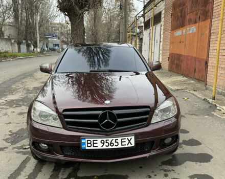 Червоний Мерседес Ц-Клас, об'ємом двигуна 3 л та пробігом 187 тис. км за 9500 $, фото 2 на Automoto.ua