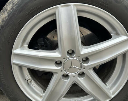 Червоний Мерседес Ц-Клас, об'ємом двигуна 3 л та пробігом 187 тис. км за 9500 $, фото 4 на Automoto.ua