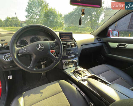 Червоний Мерседес Ц-Клас, об'ємом двигуна 2.5 л та пробігом 299 тис. км за 8999 $, фото 8 на Automoto.ua