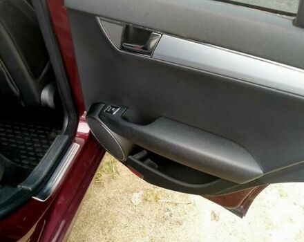 Красный Мерседес Ц-Класс, объемом двигателя 1.8 л и пробегом 192 тыс. км за 7200 $, фото 10 на Automoto.ua