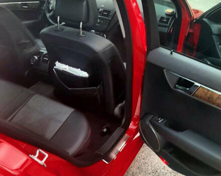 Червоний Мерседес Ц-Клас, об'ємом двигуна 2.1 л та пробігом 263 тис. км за 6360 $, фото 12 на Automoto.ua