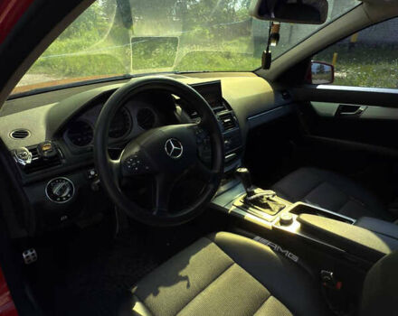 Червоний Мерседес Ц-Клас, об'ємом двигуна 2.5 л та пробігом 299 тис. км за 8999 $, фото 6 на Automoto.ua