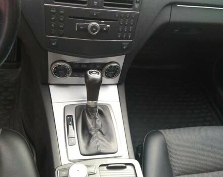 Красный Мерседес Ц-Класс, объемом двигателя 1.8 л и пробегом 192 тыс. км за 7200 $, фото 14 на Automoto.ua