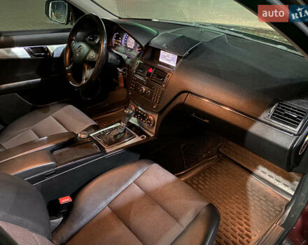 Червоний Мерседес Ц-Клас, об'ємом двигуна 1.8 л та пробігом 193 тис. км за 6999 $, фото 16 на Automoto.ua