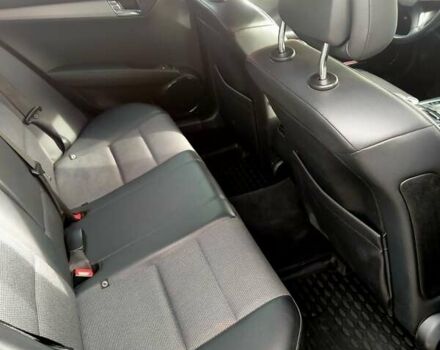 Красный Мерседес Ц-Класс, объемом двигателя 1.8 л и пробегом 192 тыс. км за 7200 $, фото 9 на Automoto.ua