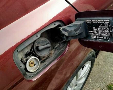 Красный Мерседес Ц-Класс, объемом двигателя 1.8 л и пробегом 192 тыс. км за 7200 $, фото 18 на Automoto.ua