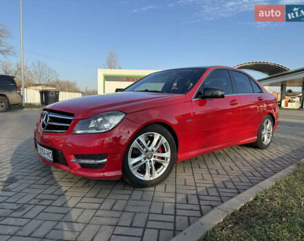 Червоний Мерседес Ц-Клас, об'ємом двигуна 1.8 л та пробігом 239 тис. км за 10700 $, фото 3 на Automoto.ua