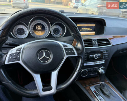 Червоний Мерседес Ц-Клас, об'ємом двигуна 1.8 л та пробігом 239 тис. км за 10700 $, фото 7 на Automoto.ua