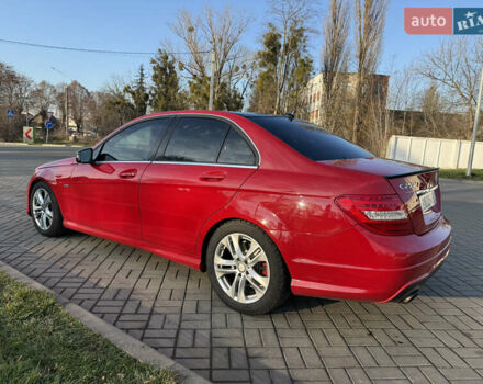 Червоний Мерседес Ц-Клас, об'ємом двигуна 1.8 л та пробігом 239 тис. км за 10700 $, фото 6 на Automoto.ua