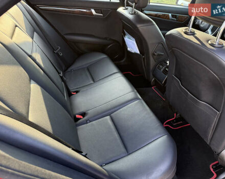 Червоний Мерседес Ц-Клас, об'ємом двигуна 1.8 л та пробігом 239 тис. км за 10700 $, фото 11 на Automoto.ua