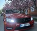 Красный Мерседес Ц-Класс, объемом двигателя 3 л и пробегом 173 тыс. км за 12500 $, фото 1 на Automoto.ua