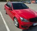 Красный Мерседес Ц-Класс, объемом двигателя 1.8 л и пробегом 170 тыс. км за 12300 $, фото 1 на Automoto.ua