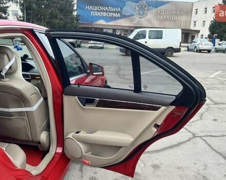 Мерседес Ц-Клас 2013 у Обухове на Automoto.ua Червоний Мерседес Ц-Клас, об'ємом двигуна 1.8 л та пробігом 210 тис. км за 10800 $, фото 10 на Automoto.ua
