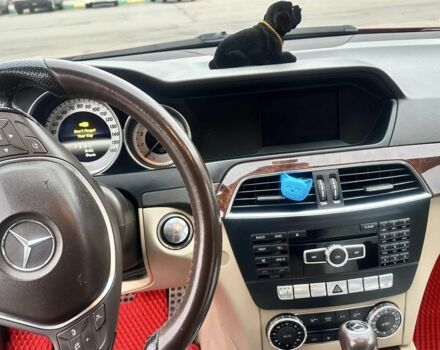 Мерседес Ц-Класс 2013 в Обухове на Automoto.ua Красный Мерседес Ц-Класс, объемом двигателя 1.8 л и пробегом 210 тыс. км за 10800 $, фото 22 на Automoto.ua